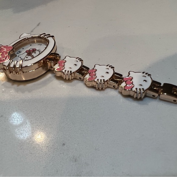 🌸 New luxury Hello Kitty Watch - Picture 6 of 8